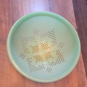 Vintage Tupperware colander or strainer.